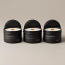 Discovery Set MAISON LUCERA – tři plechové svíčky 100 g: Velvet Concrete, Noir a Italian Bergamot