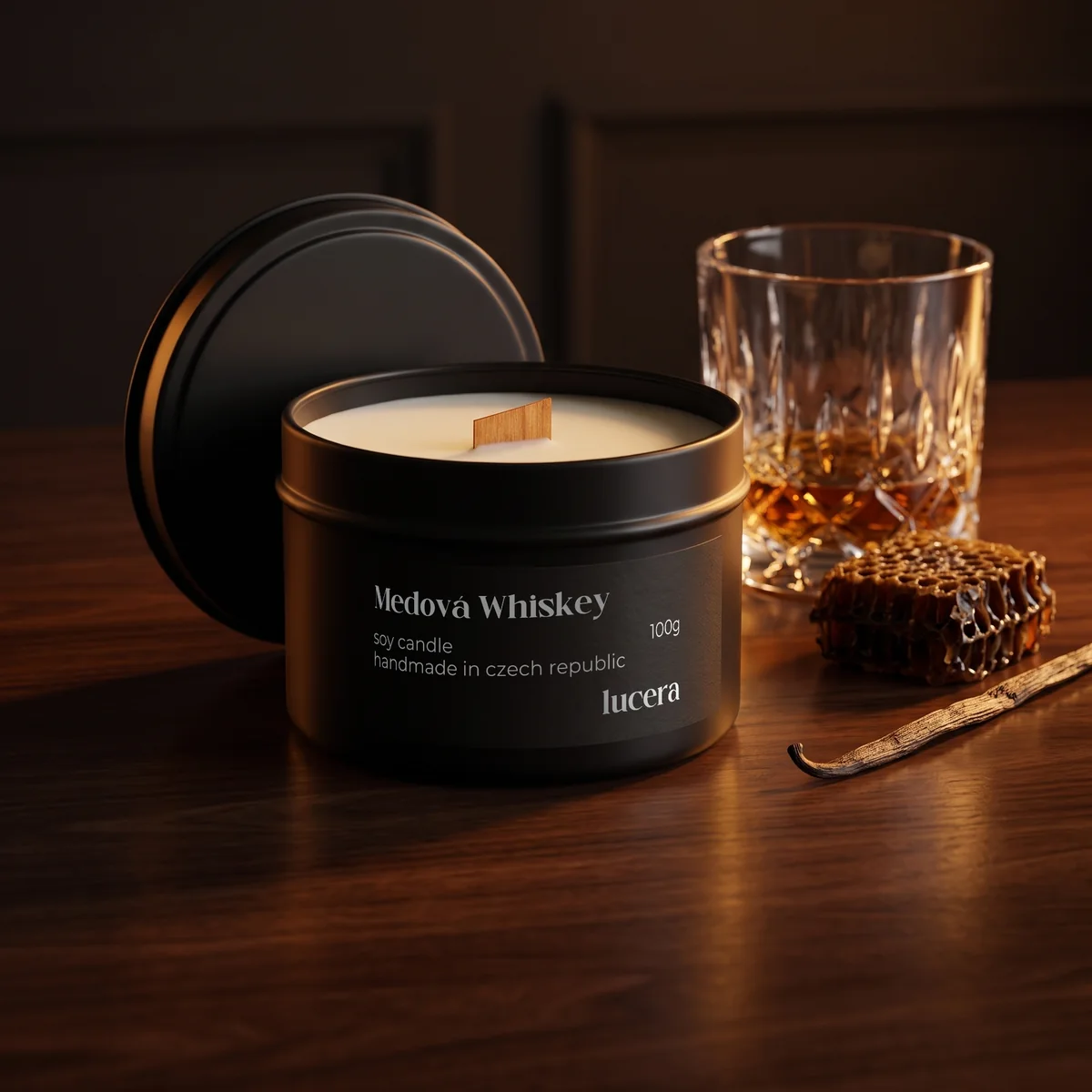 MEDOVÁ WHISKEY – testovací svíčka 100 g v černé plechovce | Lucera