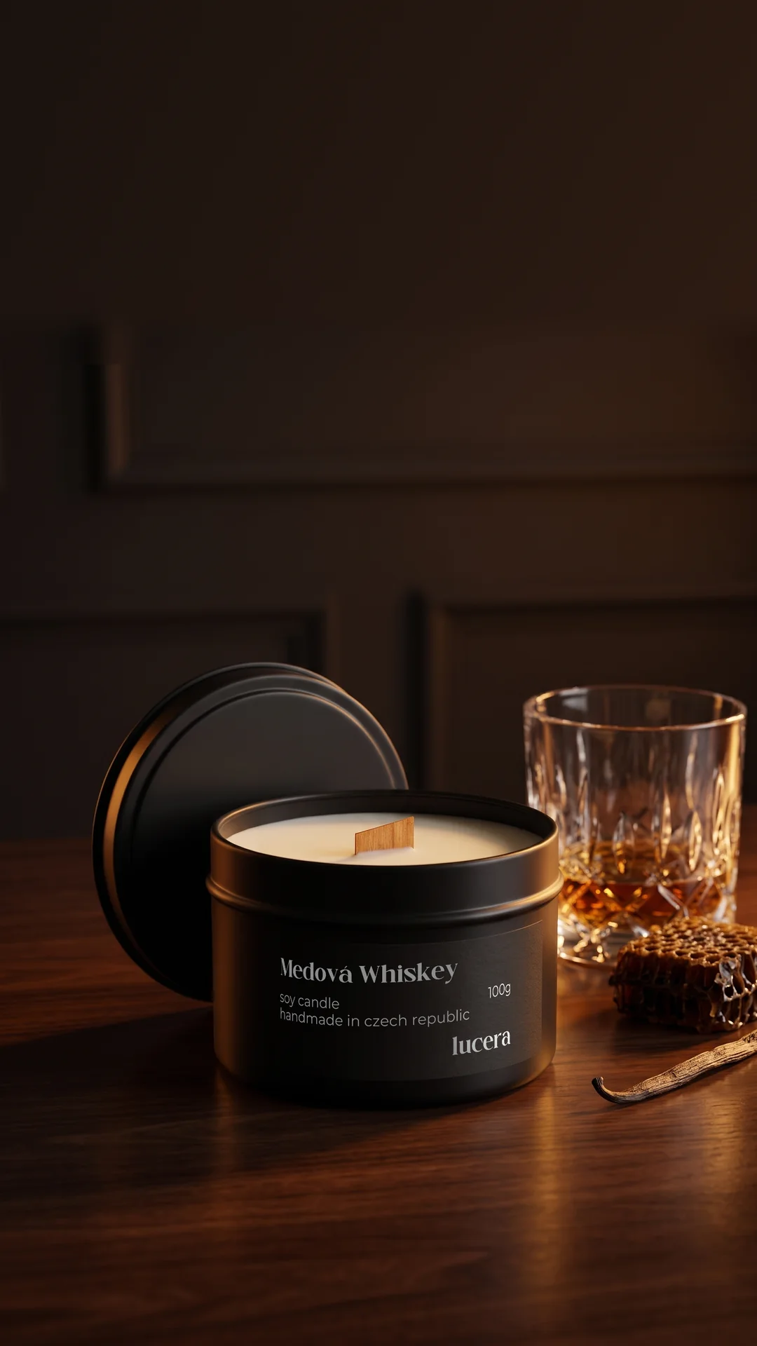 MEDOVÁ WHISKEY – testovací svíčka na výšku | Lucera